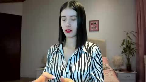 Snapshot of macarena_vallejo_ chatting on September 2025 03:43:01 AM Macarena online show from September 2025 03:43:01 AM