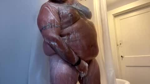 Macdaddy512 online show from October 2025 11:05:02 AM