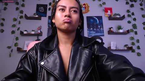 Snapshot of macey_hairy chatting on December 2024 12:55:02 PM Macey Elliot Modelo Independiente online show from December 2024 12:55:02 PM