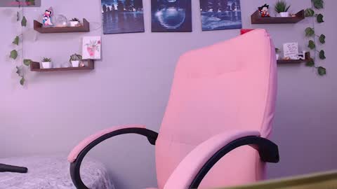 Snapshot of macey_hairy chatting on January 2025 12:55:01 PM Macey Elliot Modelo Independiente online show from January 2025 12:55:01 PM