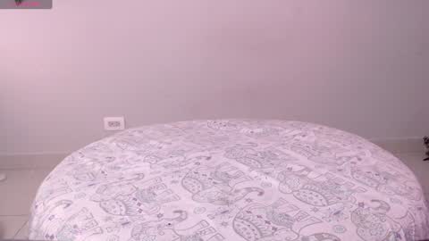 Snapshot of macey_hairy chatting on January 2025 01:06:02 PM Macey Elliot Modelo Independiente online show from January 2025 01:06:02 PM