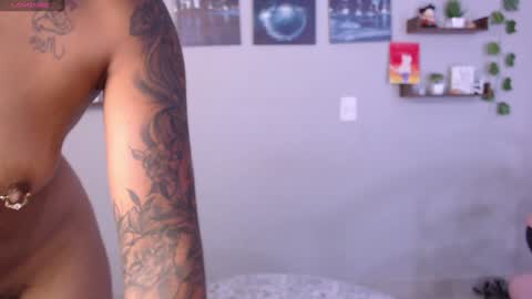 Snapshot of macey_hairy chatting on January 2025 11:58:02 AM Macey Elliot Modelo Independiente online show from January 2025 11:58:02 AM