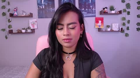 Snapshot of macey_hairy chatting on January 2025 02:56:02 PM Macey Elliot Modelo Independiente online show from January 2025 02:56:02 PM