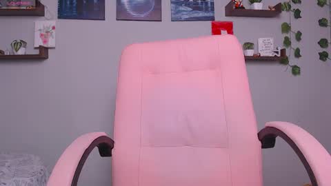 Snapshot of macey_hairy chatting on February 2025 12:01:02 PM Macey Elliot Modelo Independiente online show from February 2025 12:01:02 PM