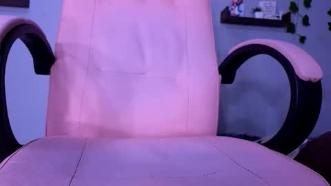 Snapshot of macey_hairy chatting on September 2025 11:18:01 PM Macey Elliot Modelo Independiente online show from September 2025 11:18:01 PM