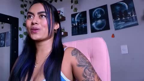 Snapshot of macey_hairy chatting on November 2025 09:27:02 PM Macey Elliot Modelo Independiente online show from November 2025 09:27:02 PM