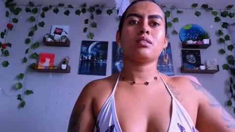 Snapshot of macey_hairy chatting on December 2025 05:19:02 PM Macey Elliot Modelo Independiente online show from December 2025 05:19:02 PM