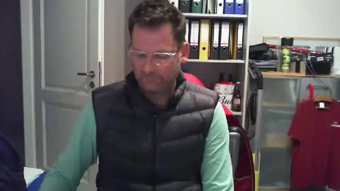 Snapshot of macfly67 chatting on January 2025 09:15:01 PM macfly67 online show from January 2025 09:15:01 PM