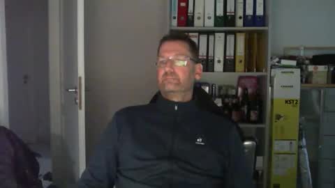 Snapshot of macfly67 chatting on November 2025 03:34:02 PM macfly67 online show from November 2025 03:34:02 PM