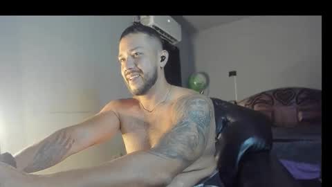 Snapshot of machohandsome chatting on February 2025 09:00:02 AM Javier papichulo master how do you want online show from February 2025 09:00:02 AM