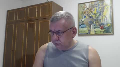 Macho online show from September 2025 04:43:02 PM