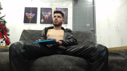 instagram mackdanielsx online show from December 2025 02:28:02 AM