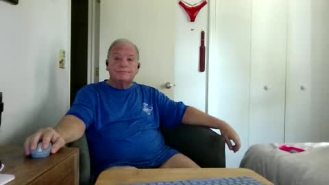 mackdocc001 online show from April 2026 03:58:01 PM