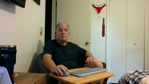 mackdocc001 online show from June 2026 12:52:01 PM