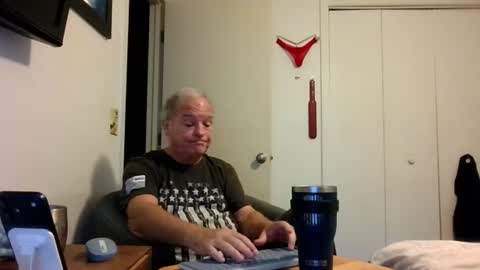 mackdocc001 online show from June 2026 05:39:01 PM