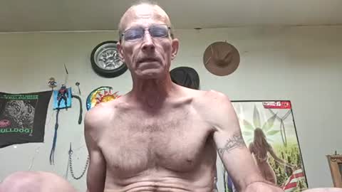 mackdog1369 online show from May 2026 01:19:01 PM