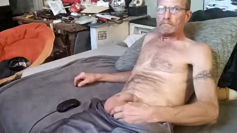 mackdog1369 online show from May 2026 11:29:02 AM