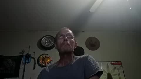 mackdog1369 online show from May 2026 10:09:02 AM