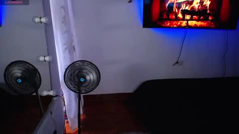 Snapshot of mackenziecameron chatting on January 2025 05:10:01 PM MACKENZIE CAMERON online show from January 2025 05:10:01 PM