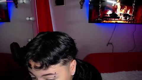 Snapshot of mackenziecameron chatting on January 2025 09:00:01 PM MACKENZIE CAMERON online show from January 2025 09:00:01 PM