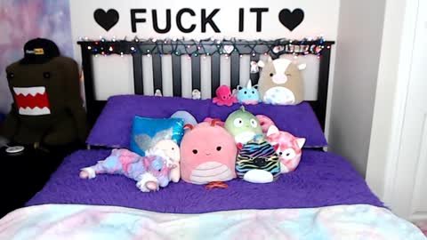 Mackenzie Wolfe online show from December 2024 06:10:02 AM