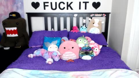 Mackenzie Wolfe online show from February 2025 08:17:02 AM