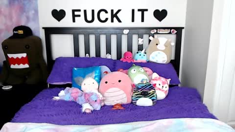 Mackenzie Wolfe online show from February 2025 08:36:02 AM