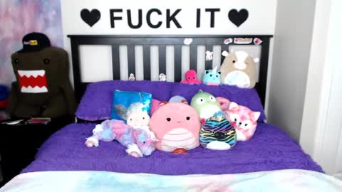 Mackenzie Wolfe online show from March 2025 06:05:01 AM