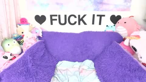 Mackenzie Wolfe online show from May 2026 04:08:02 AM
