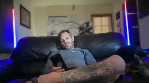 Snapshot of mackincaliallday chatting on October 2025 07:01:02 PM MackinCaliAllDay online show from October 2025 07:01:02 PM