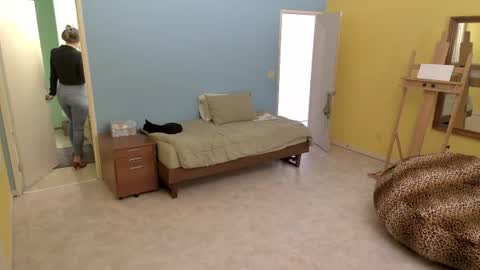 Snapshot of madam_edgewood chatting on July 2026 09:32:02 PM Madam Edgewood online show from July 2026 09:32:02 PM