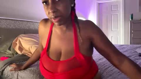 Snapshot of madam_glam chatting on October 2025 04:36:02 PM madam_glam online show from October 2025 04:36:02 PM