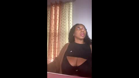 Snapshot of madam_glam chatting on December 2025 02:12:02 PM madam_glam online show from December 2025 02:12:02 PM