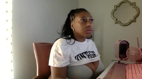 madam_glam online show from April 2026 05:30:01 PM