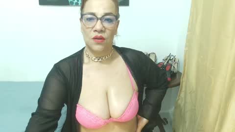 madame_desire_ online show from May 2026 11:39:02 AM