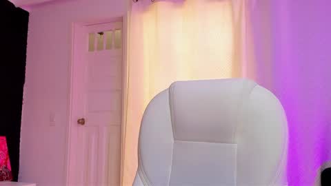 Snapshot of madame_lilith chatting on February 2025 05:35:01 PM madame lilith online show from February 2025 05:35:01 PM