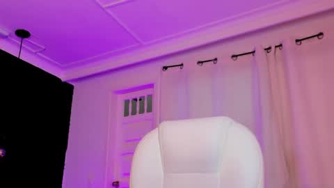 Snapshot of madame_lilith chatting on March 2025 02:18:02 PM madame lilith online show from March 2025 02:18:02 PM