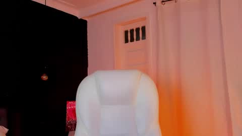 Snapshot of madame_lilith chatting on October 2025 11:50:01 AM madame lilith online show from October 2025 11:50:01 AM