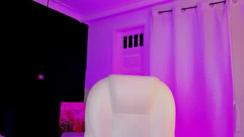 Snapshot of madame_lilith chatting on December 2025 11:28:01 AM madame lilith online show from December 2025 11:28:01 AM