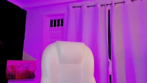 Snapshot of madame_lilith chatting on December 2025 11:18:01 AM madame lilith online show from December 2025 11:18:01 AM