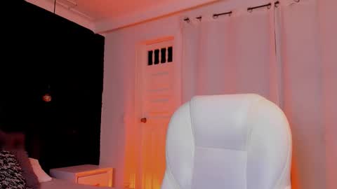 Snapshot of madame_lilith chatting on February 2026 11:05:02 AM madame lilith online show from February 2026 11:05:02 AM