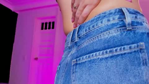 Snapshot of madame_lilith chatting on February 2026 11:06:02 AM madame lilith online show from February 2026 11:06:02 AM