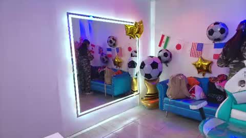 Madame Scarllet  online show from June 2026 11:30:02 AM