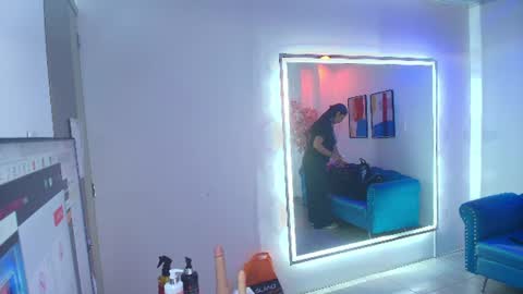 Madame Scarllet  online show from July 2026 11:23:02 AM