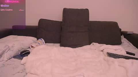 Snapshot of madamesquirttatti chatting on December 2024 07:36:01 PM MadameSquirtTatti online show from December 2024 07:36:01 PM