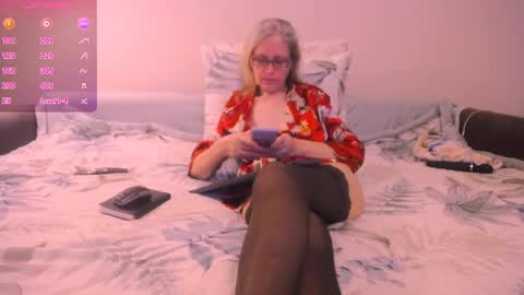 Snapshot of madamesquirttatti chatting on April 2026 08:57:02 PM MadameSquirtTatti online show from April 2026 08:57:02 PM