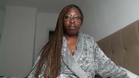 Snapshot of madamindigo chatting on February 2025 04:11:01 PM YourMadamIndigo online show from February 2025 04:11:01 PM