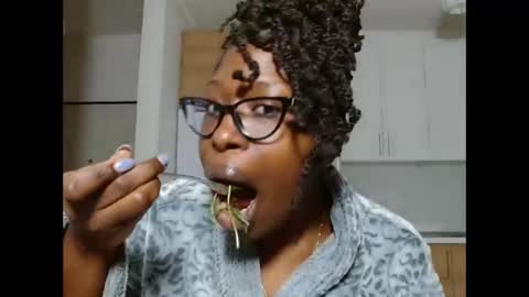 YourMadamIndigo online show from February 2026 04:56:01 PM