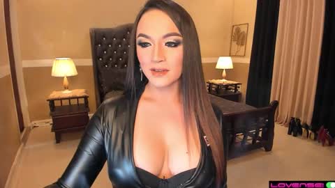 Alison Kloss online show from November 2025 10:26:01 PM