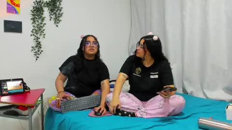 Maddie and Chelsea online show from March 2026 09:45:02 AM